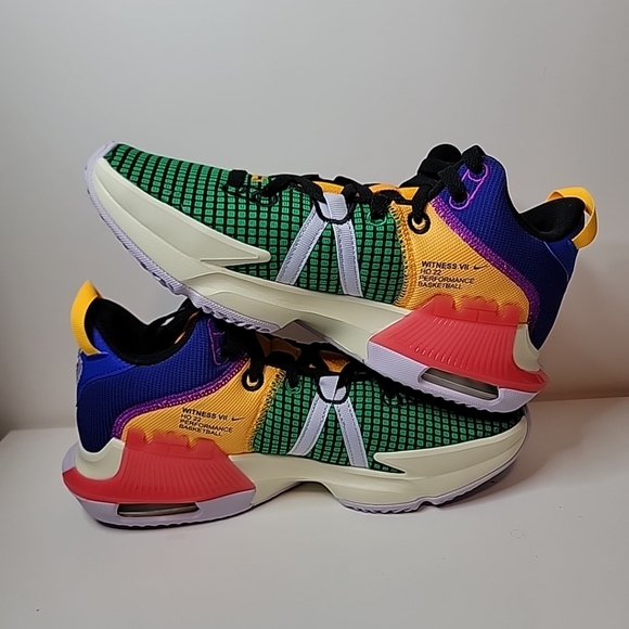 LEBRON WITNESS VII - Picture 4 of 11